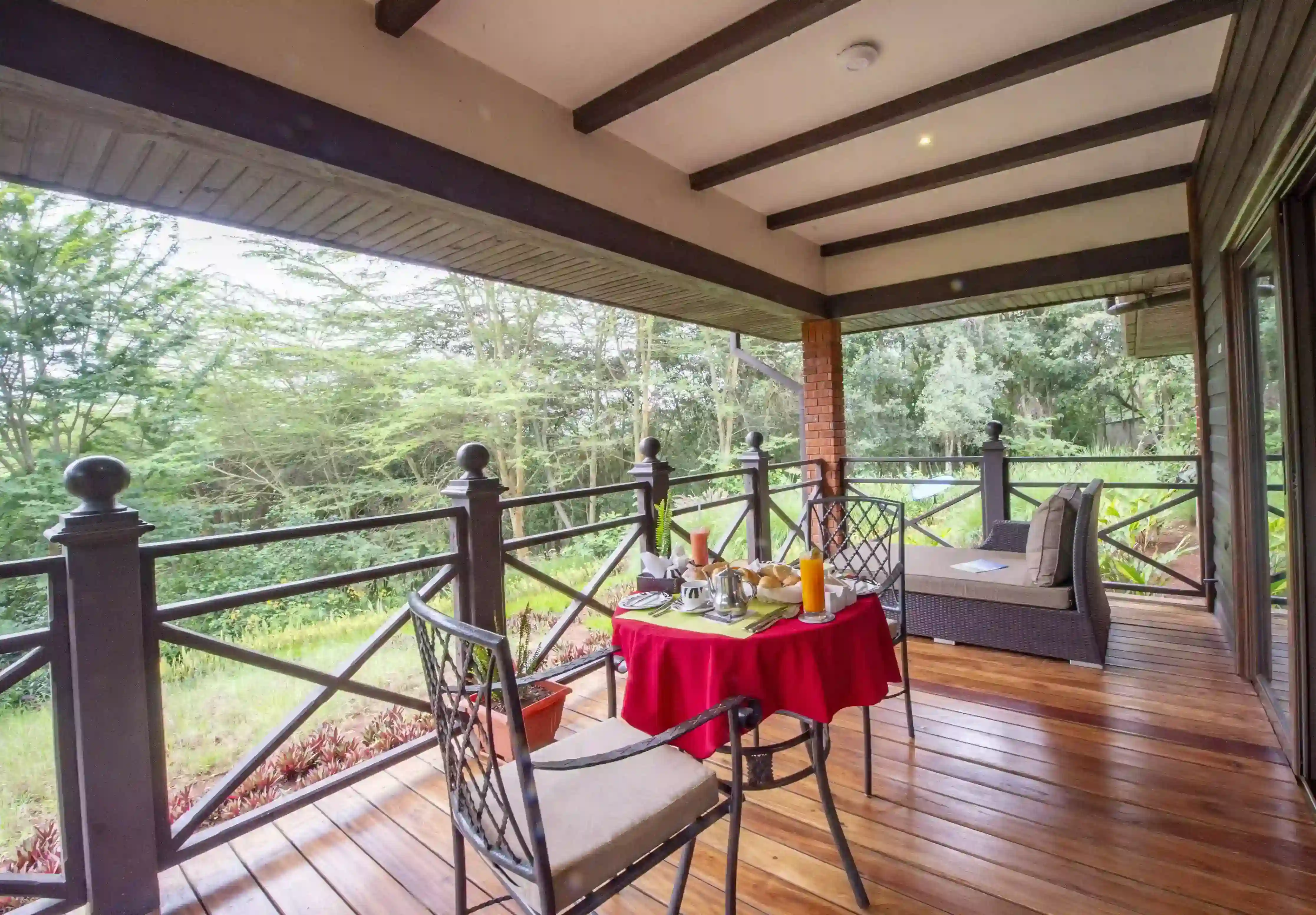 The retreat at ngorongoro Hotel in Karatu, desk with snacks